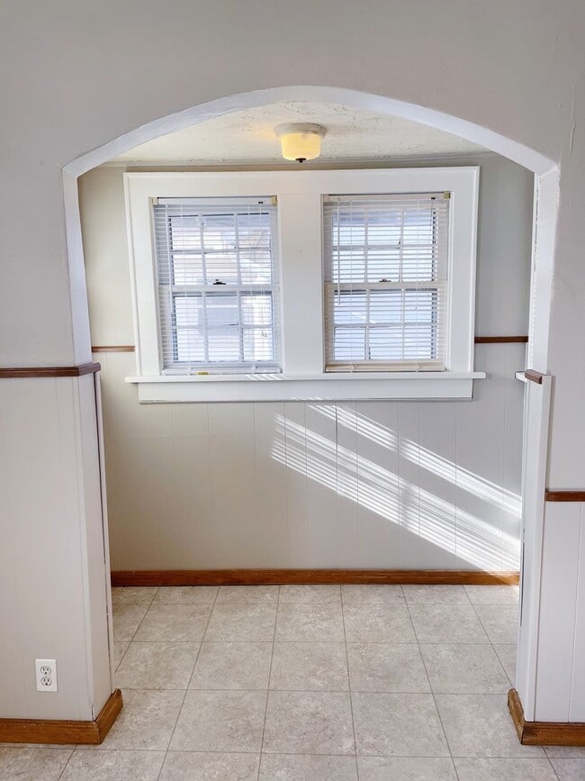 Building Photo - 2 bedroom home in great neighborhood