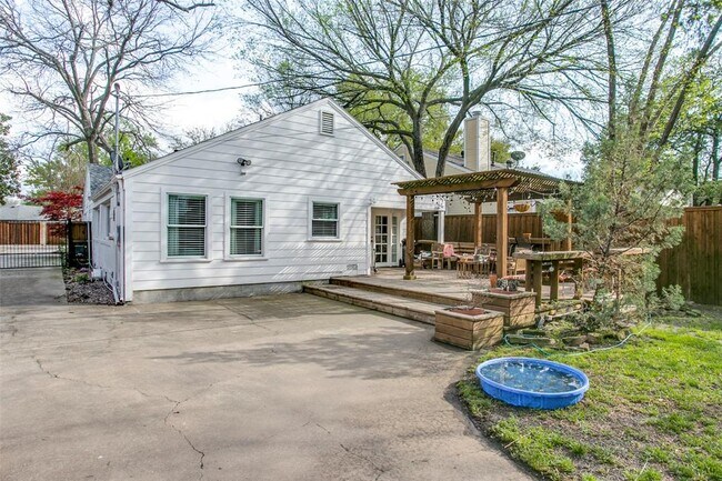 Building Photo - 4559 Elsby Ave