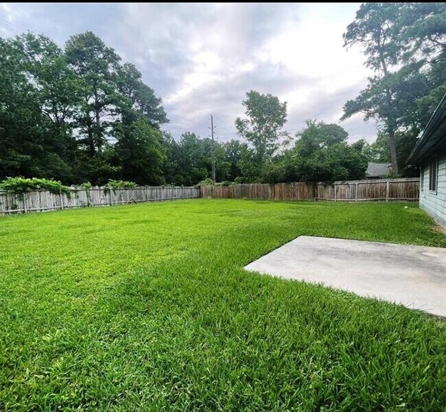 Building Photo - 6107 Springhaven Dr