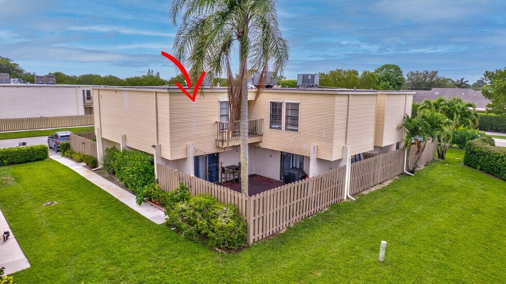 Building Photo - 1586 Shaker Cir
