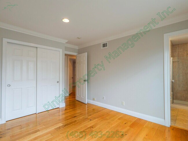 Building Photo - 5950 Cabral Ave