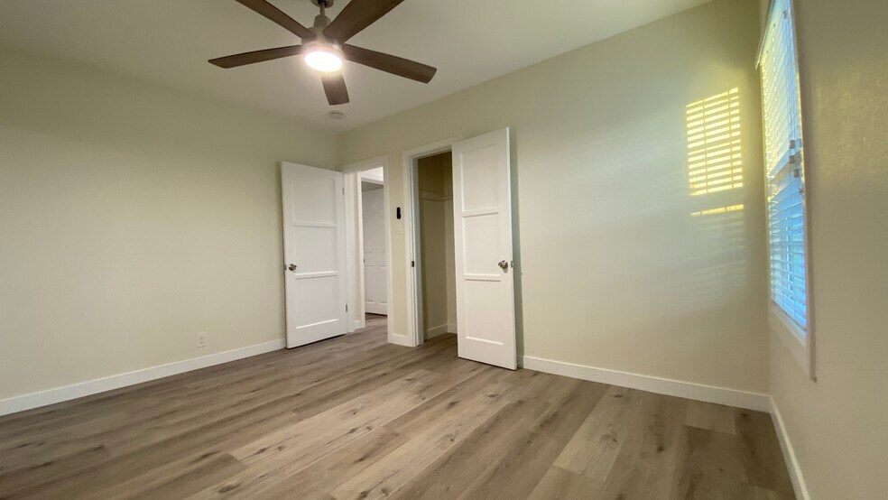 Building Photo - 1542 marine ave