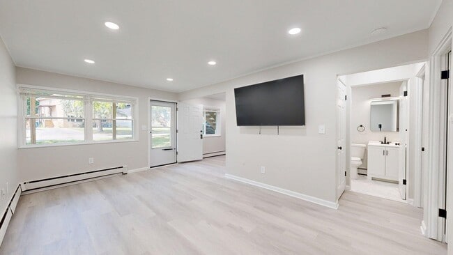 Building Photo - 122 Allen Dr