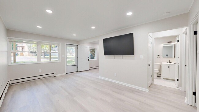 Building Photo - 124 Allen Dr