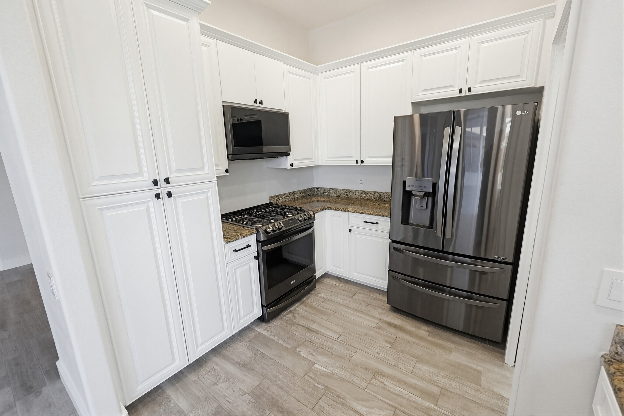 Building Photo - 4423 Shark Dr