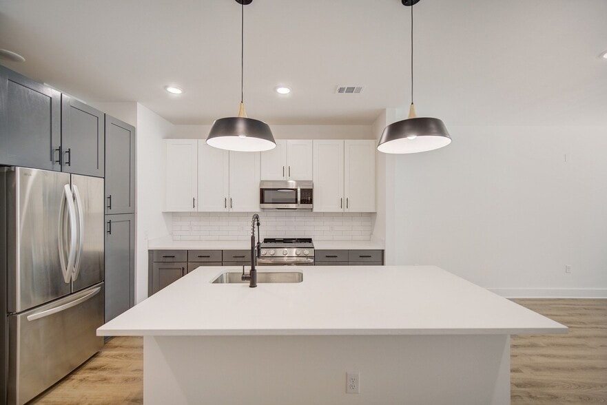 Building Photo - Vintage Lake Powell