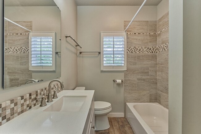 Building Photo - 711 Granberry St