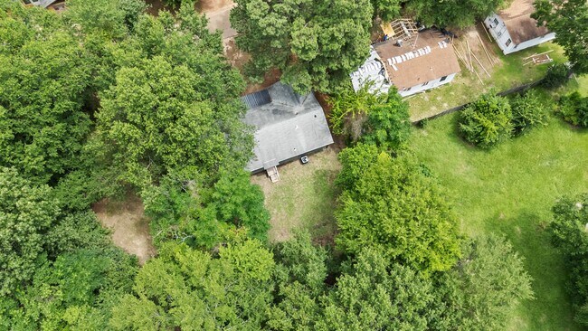 Building Photo - Beautifully Renovated Home