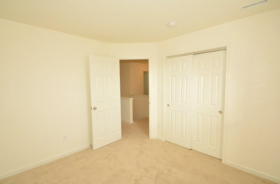 Building Photo - 2349 Bridlewood Dr