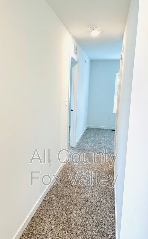 Building Photo - 879 Briar Gln Ct