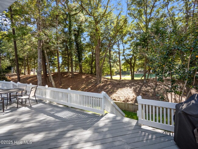 Building Photo - 131 Oakleaf Dr