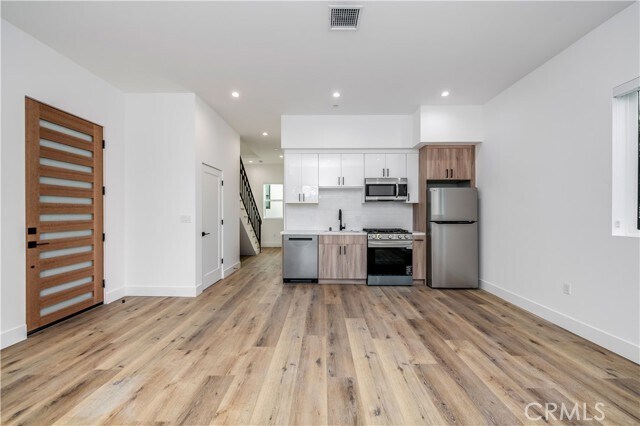 Building Photo - 5044 Laurel Canyon Blvd