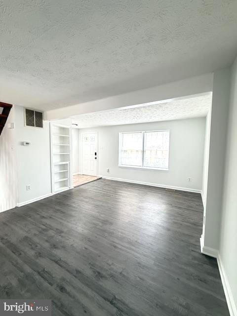 Building Photo - 6131 Gardenia Ct