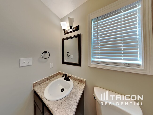 Building Photo - 2945 Lily Way