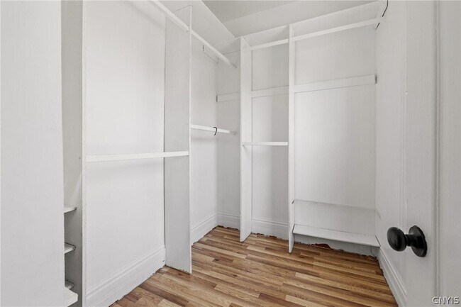 Building Photo - 319 Merriman Ave