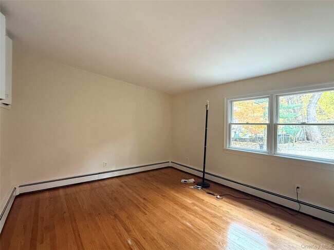 Building Photo - 100 Pocantico St