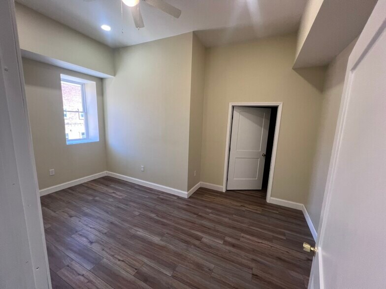 Building Photo - 1314 11th Ave