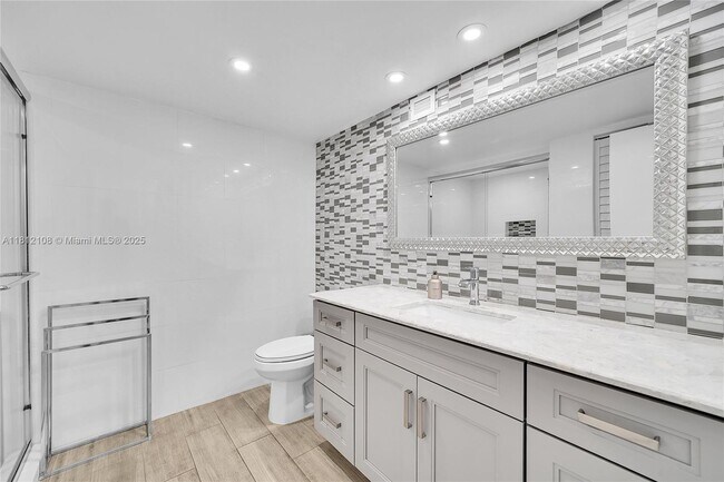 Building Photo - 2049 S Ocean Dr