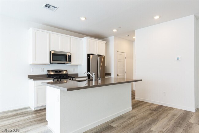 Building Photo - 9583 Noah Pointe Ave