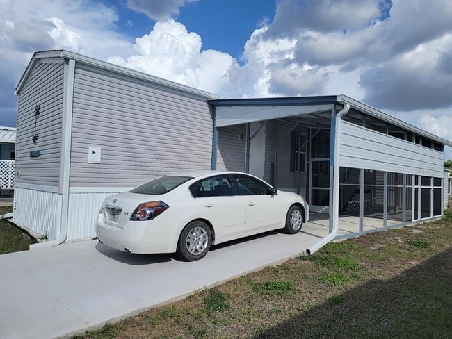 Building Photo - 5700 Holiday Park Blvd