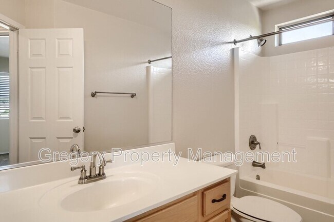 Building Photo - 3543 W Steinbeck Ct