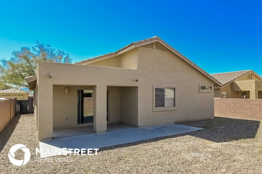 Building Photo - 7339 E Weeping Willow Dr