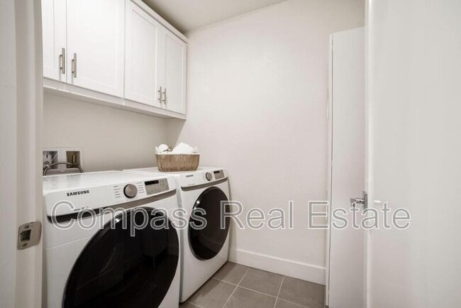 Building Photo - 5720 Greige Cir
