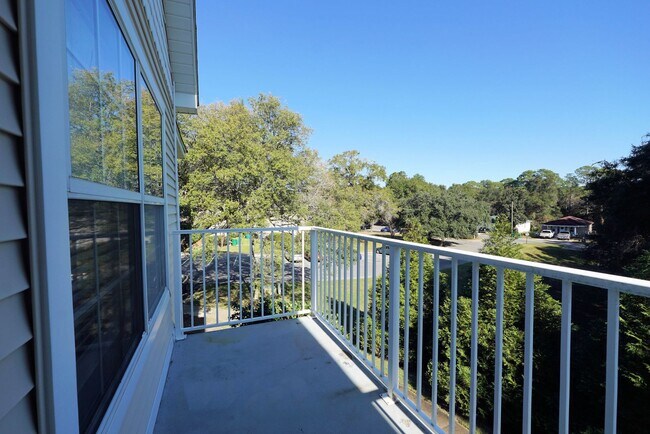 Building Photo - Condo in Central Niceville
