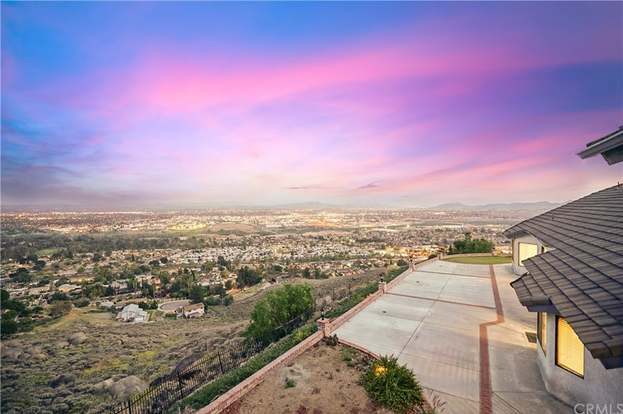 Building Photo - 7380 Live Oak Dr