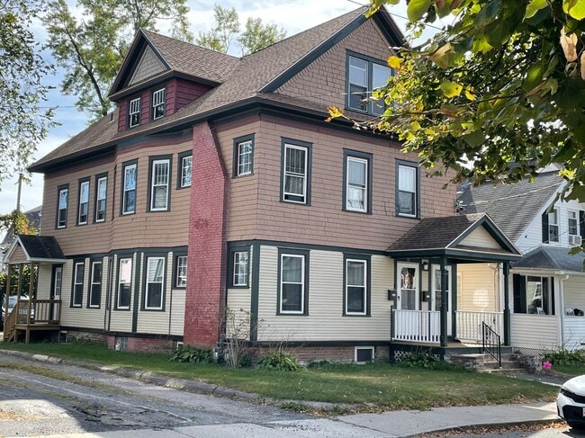 Building Photo - 16 Canby St