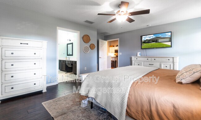 Building Photo - 14215 Sea Eagle Dr