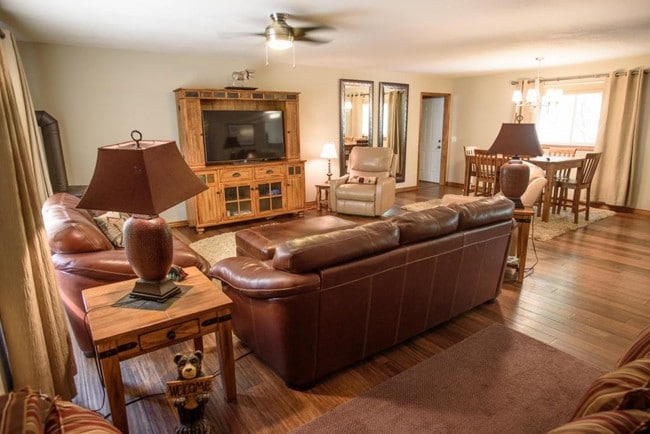 Building Photo - 1821 Raven Ave