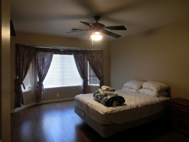 Building Photo - 8646 W Rockwood Dr