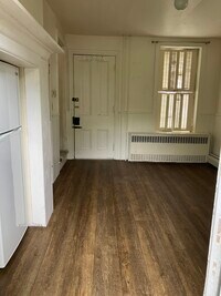 Building Photo - 228 W Franklin St