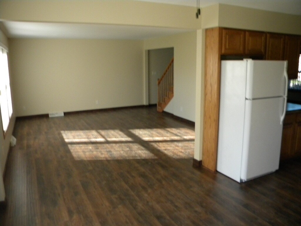 Building Photo - 475 Overland Trl