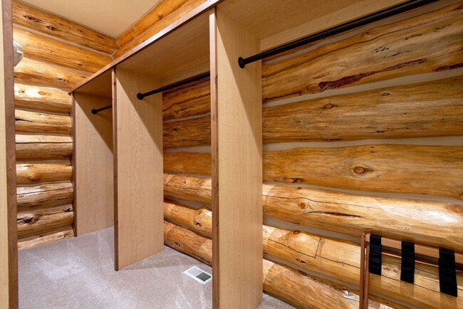 Building Photo - 1330 Larsen Ln