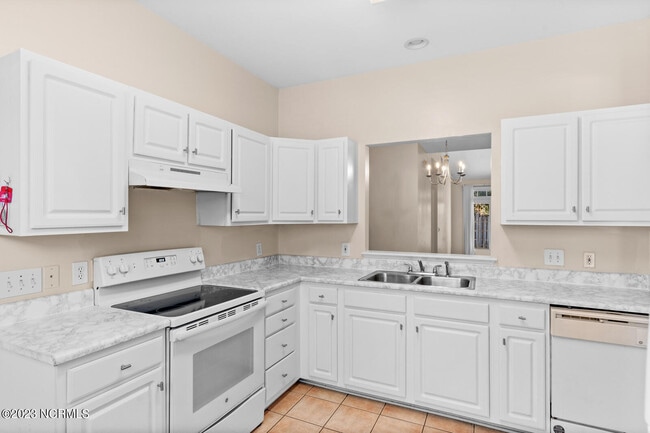 Building Photo - 5006 Carleton Dr