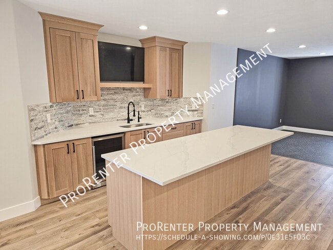 Building Photo - 843 Eaglepointe Dr