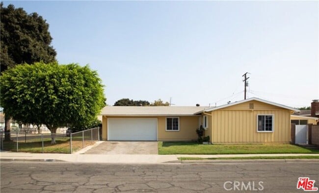 Primary Photo - 11007 Backford St