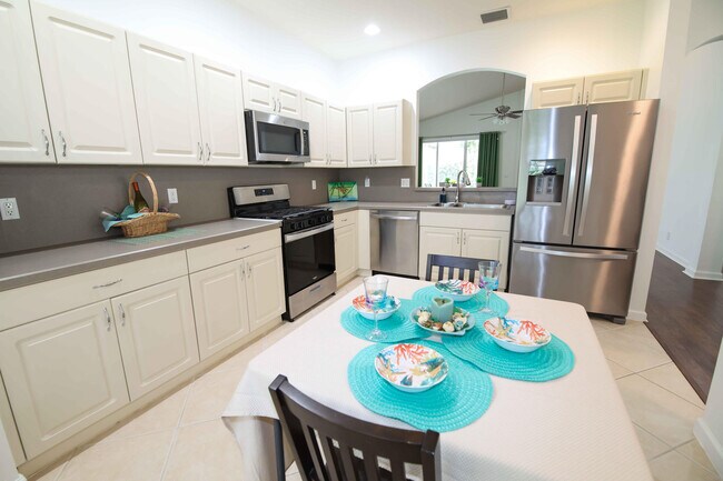 Building Photo - 307 NW Breezy Point Loop