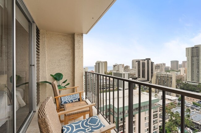 Building Photo - Waikiki Fully furnished studio/1 ba / 1 prk Washer/Dryer in unit