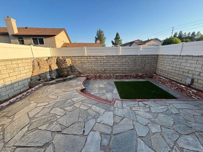 Building Photo - 22832 Banyan Pl