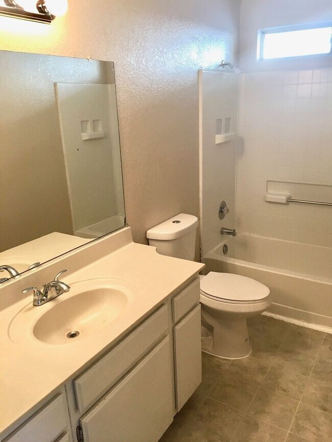 Building Photo - Large 3 Bedroom 2.5 Bath House w/ Garage in Vallejo -- COMING SOON !!!