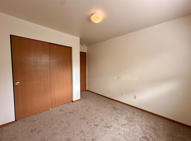 Building Photo - 944 NW Quarterdeck Loop