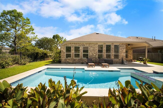 Primary Photo - 16602 Highland Country Dr