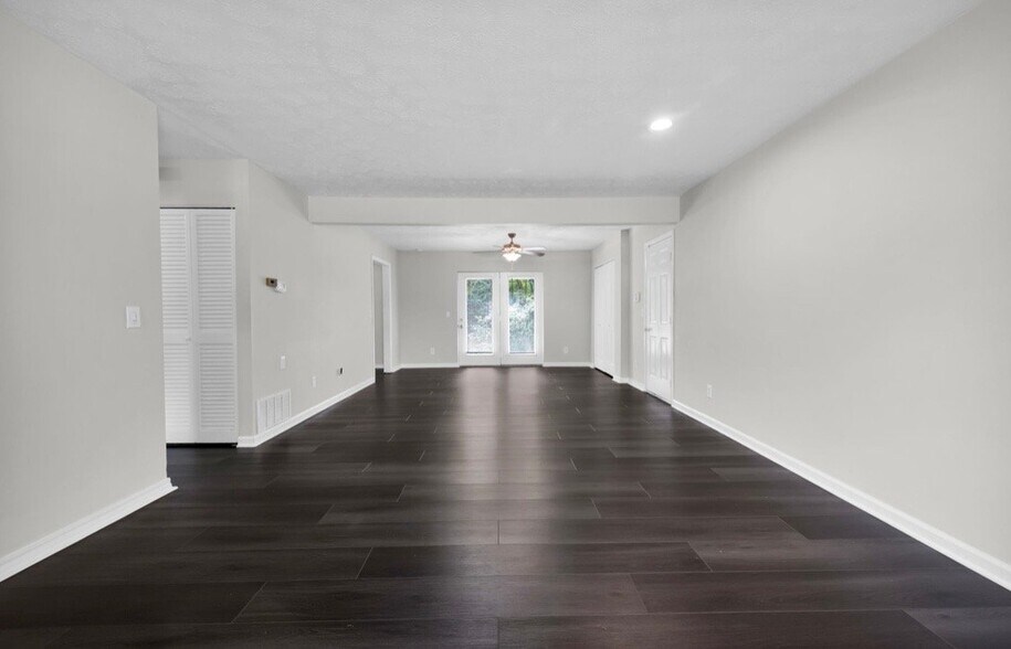 Building Photo - 10203 Storm Dr