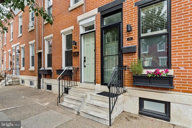 Building Photo - 161 Mifflin St