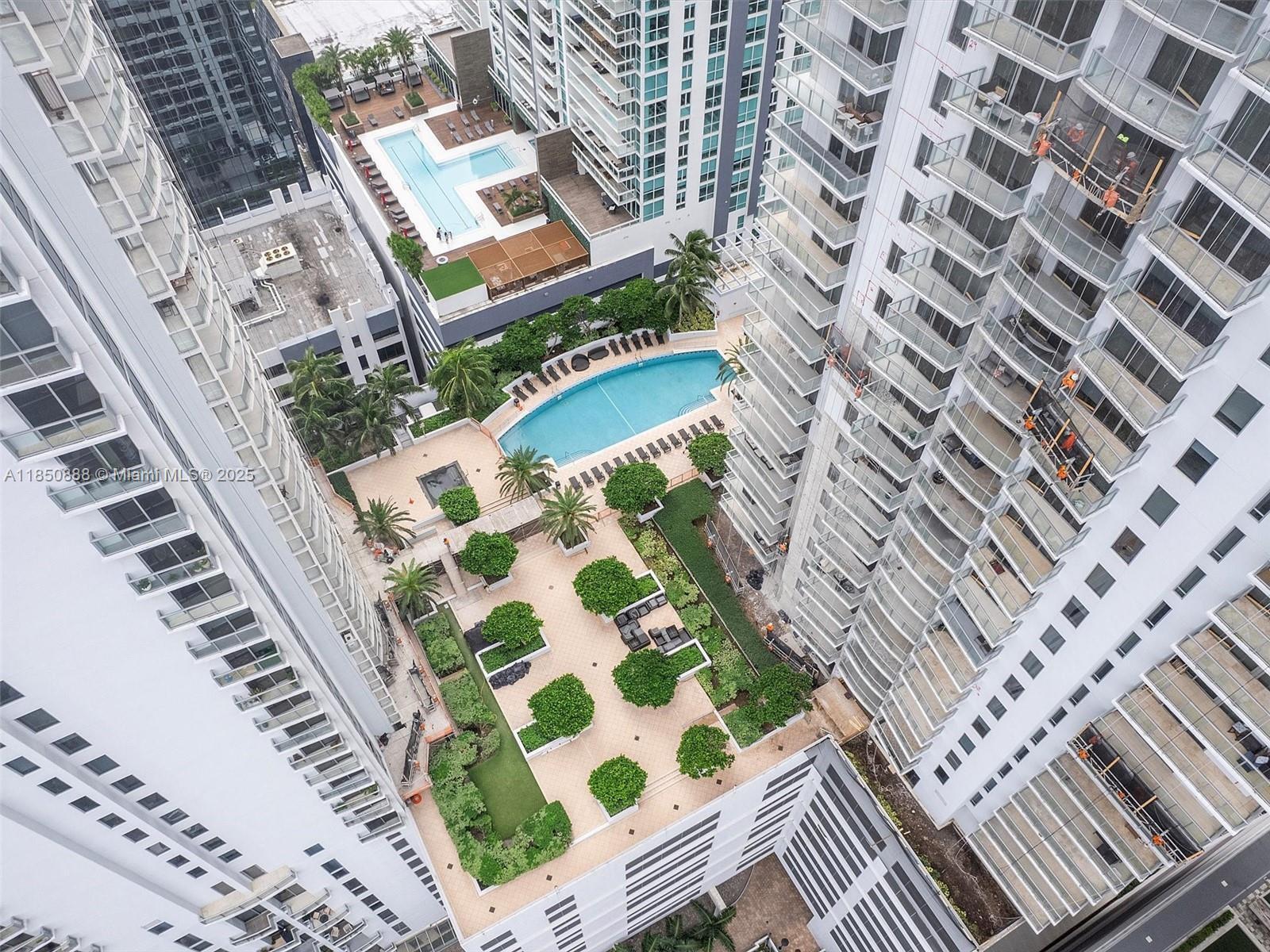 Building Photo - 1050 Brickell Ave