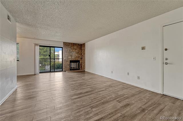 Building Photo - 491 S Kalispell Way