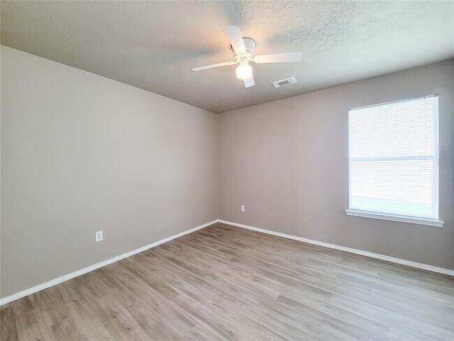 Building Photo - 2731 Trinity Glen Ln